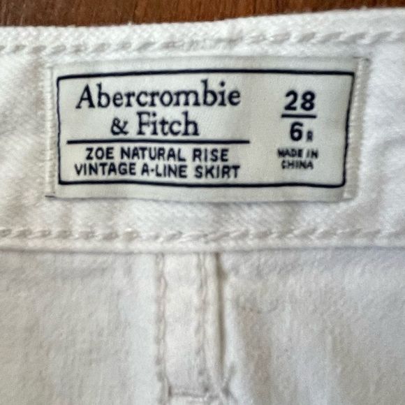 Abercrombie & Fitch White Mini Skirt with Tan Floral Embroidery - Picture 3 of 9